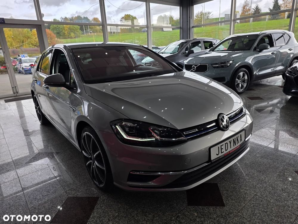 Volkswagen Golf - 8
