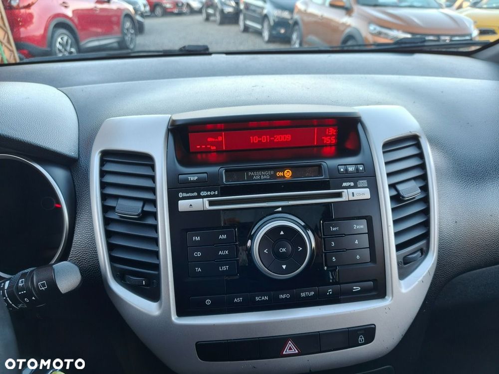 Kia Venga - 11