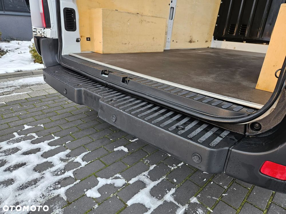 Renault Master L2H2 2.3dCi 130KM - 19