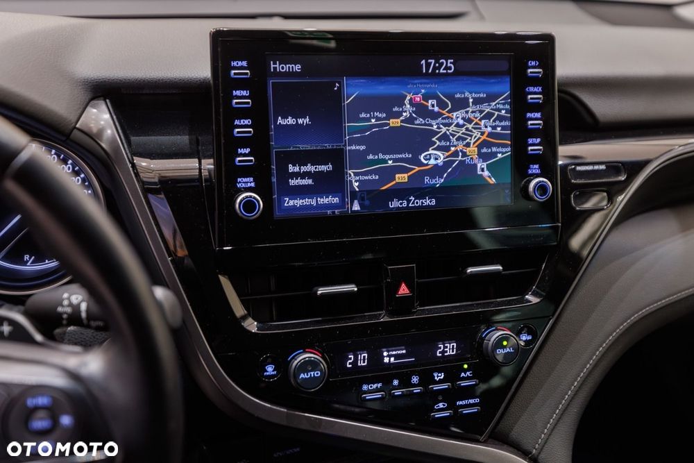 Toyota Camry - 29