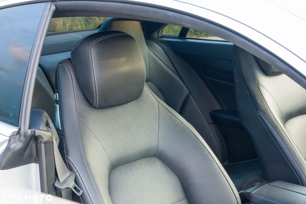 Mercedes-Benz Klasa E 250 7G-TRONIC Sport Edition - 14