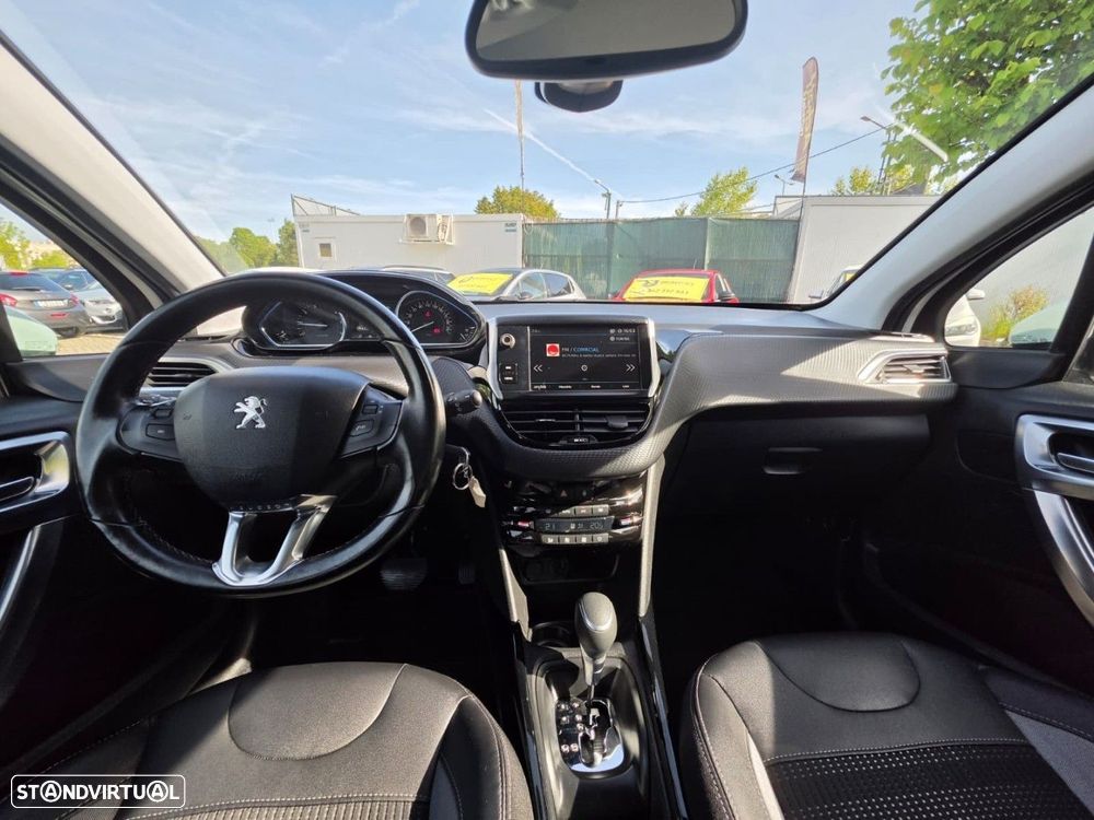 Peugeot 2008 1.2 PureTech Allure EAT6 - 16