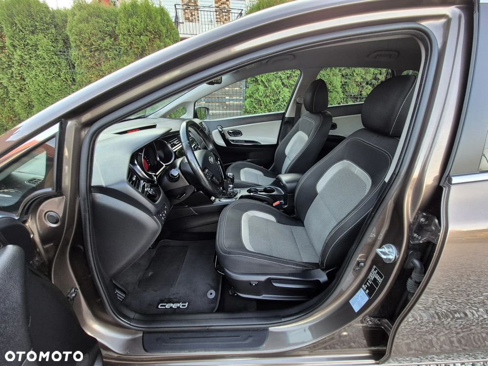 Kia Ceed 1.6 GDI Dream Team Edition - 18