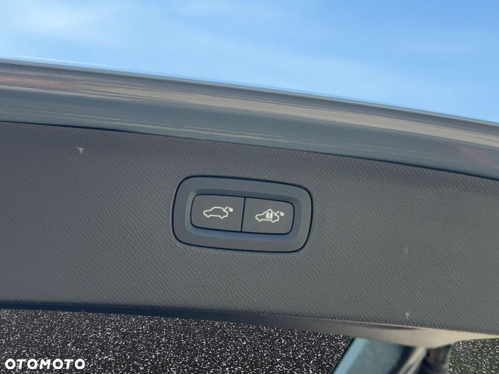 Volvo XC 90 - 35