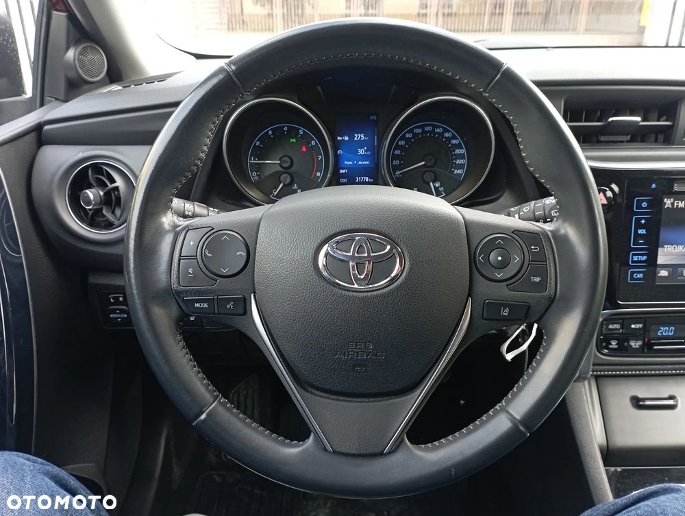Toyota Auris 1.6 Selection - 12