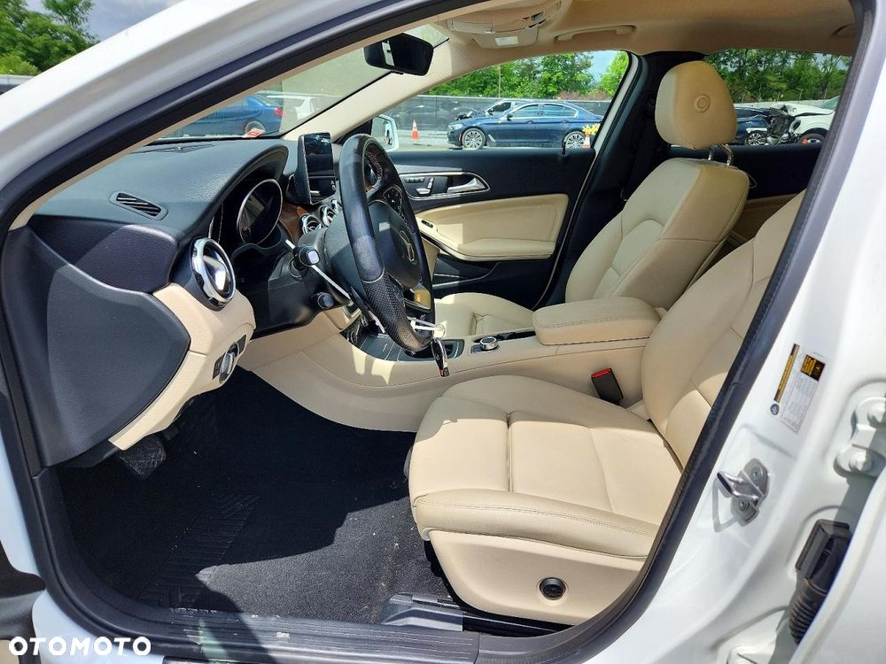 Mercedes-Benz GLA 250 4-Matic - 7
