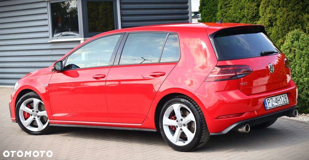 Volkswagen Golf - 8