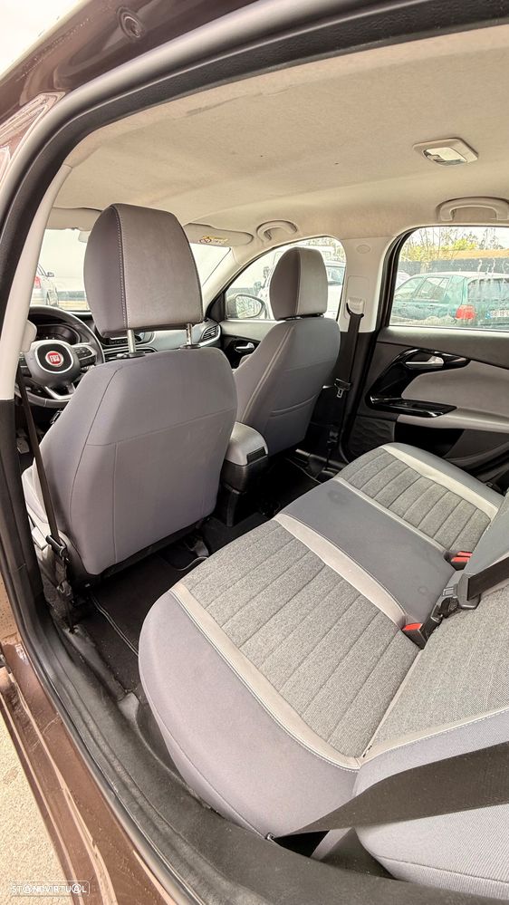 Fiat Tipo 1.6 M-Jet Lounge J17 - 18
