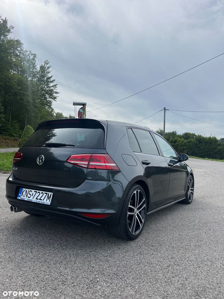 Volkswagen Golf - 6