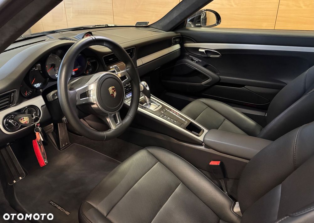 Porsche 911 Carrera S PDK - 11