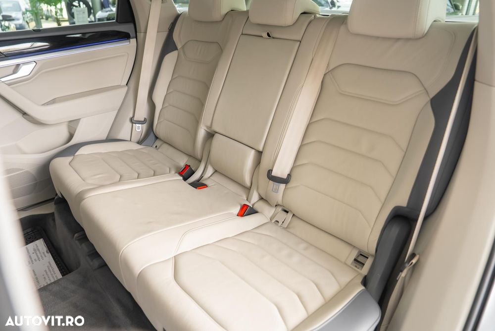 Volkswagen Touareg 3.0 V6 TDI 4Motion DPF Automatik R-Line - 24