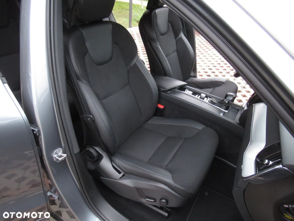 Volvo XC 60 T4 Momentum Pro - 10