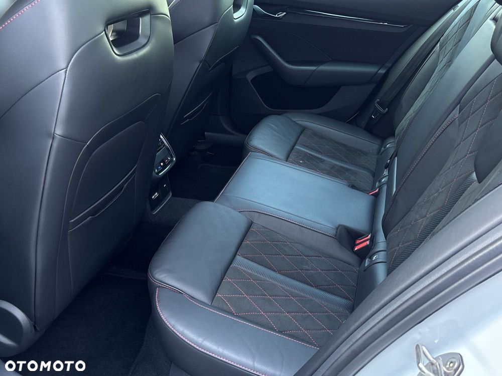 Skoda Octavia 2.0 TDI RS DSG - 12