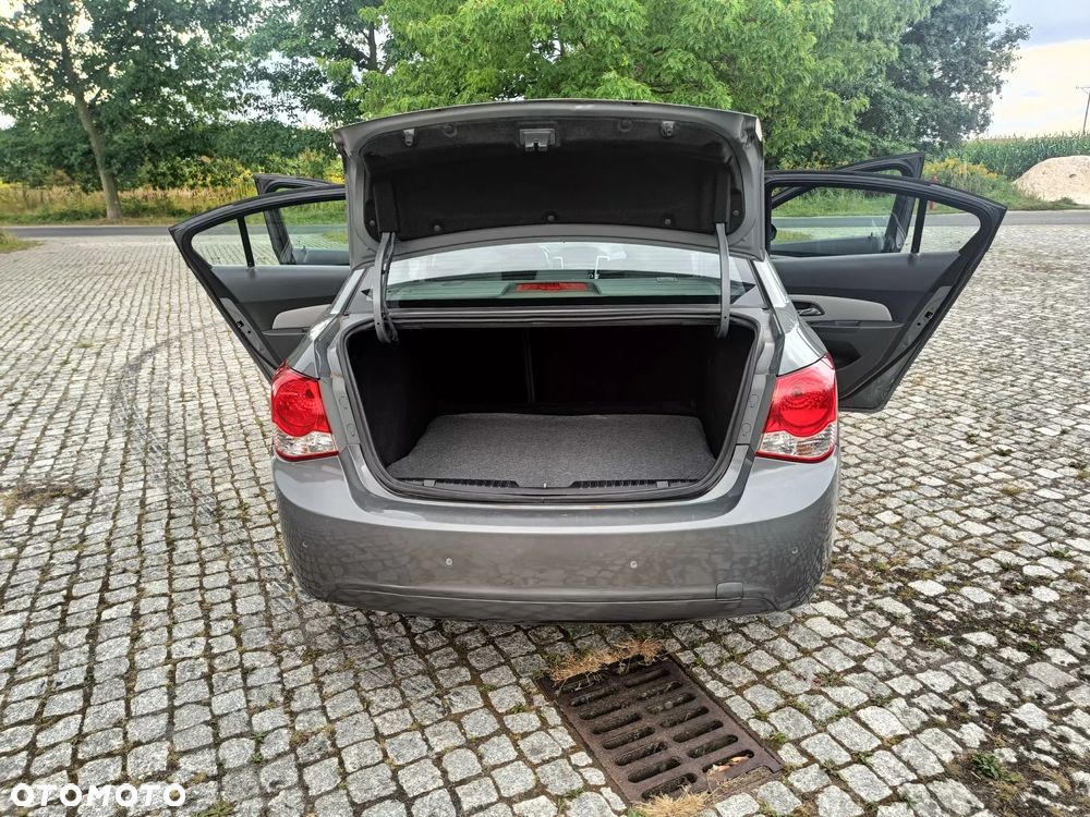 Chevrolet Cruze 1.6 - 12