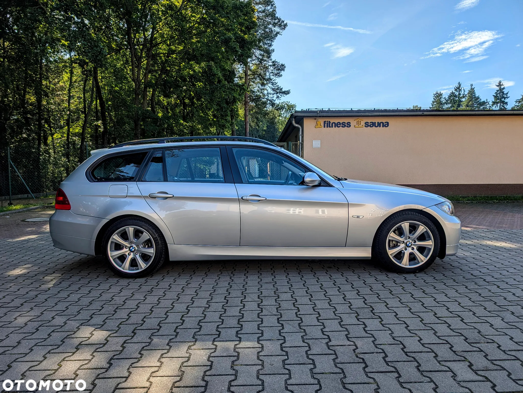 BMW Seria 3 318i Touring - 6