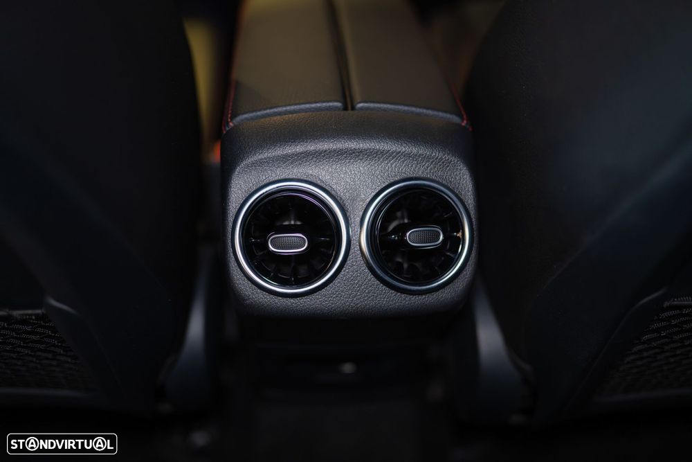 Mercedes-Benz A 250 e AMG Line - 28