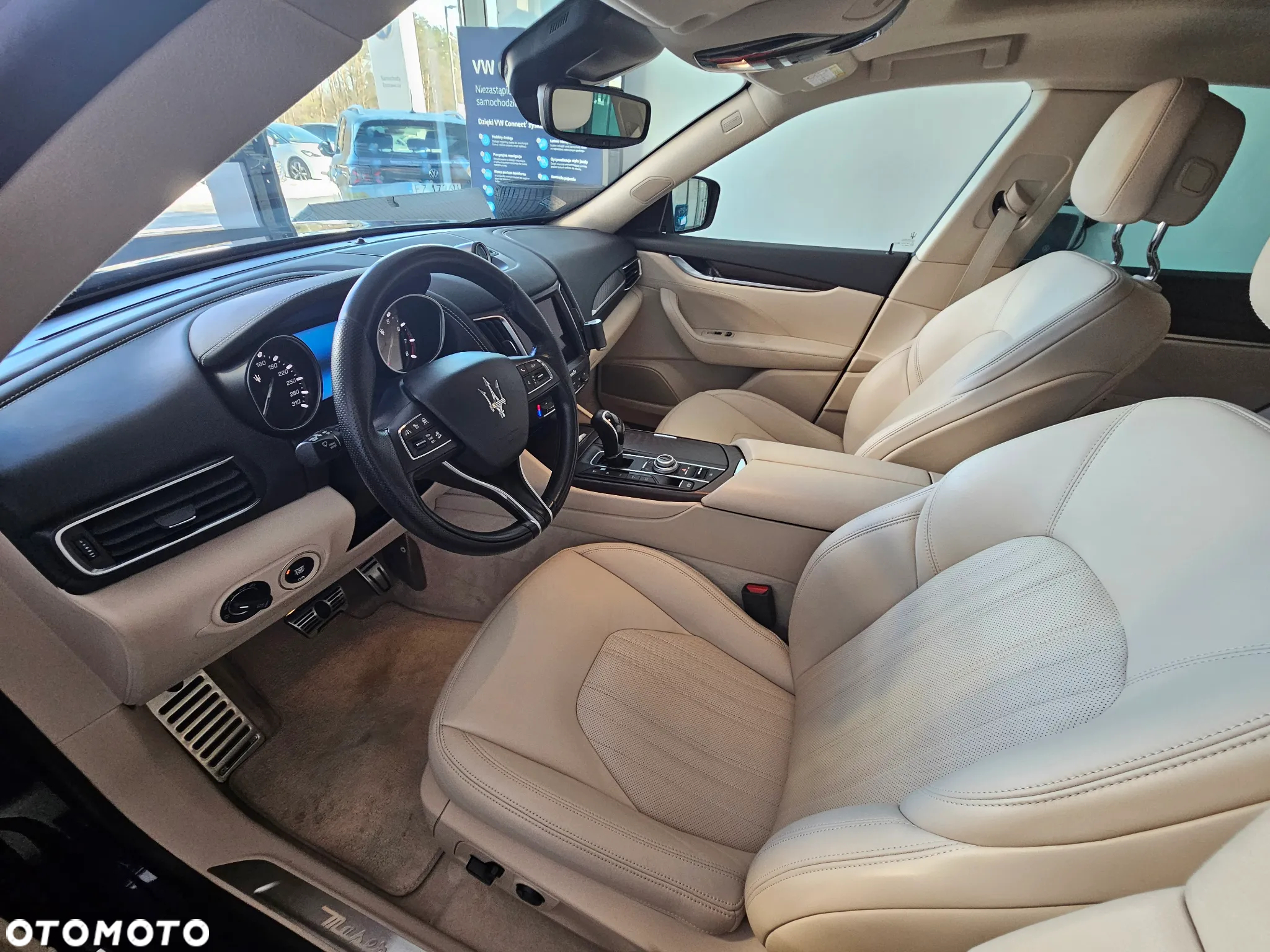 Maserati Levante S Granlusso - 11