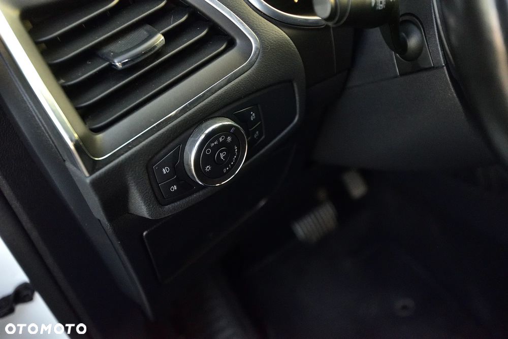 Ford S-Max 2.0 EcoBlue Titanium - 23