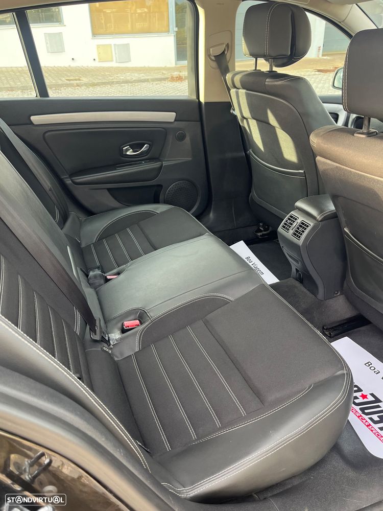 Renault Laguna Break 2.0 dCi Dynamique S 120g - 13