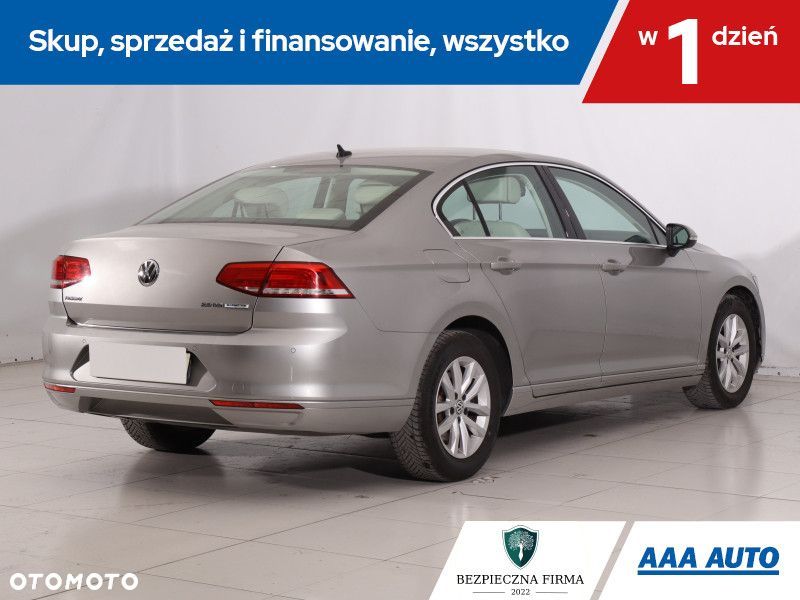 Volkswagen Passat - 7