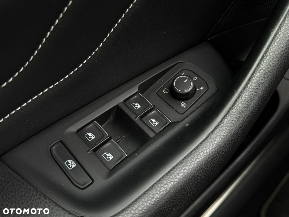 Volkswagen Passat 2.0 TSI Elegance DSG - 33