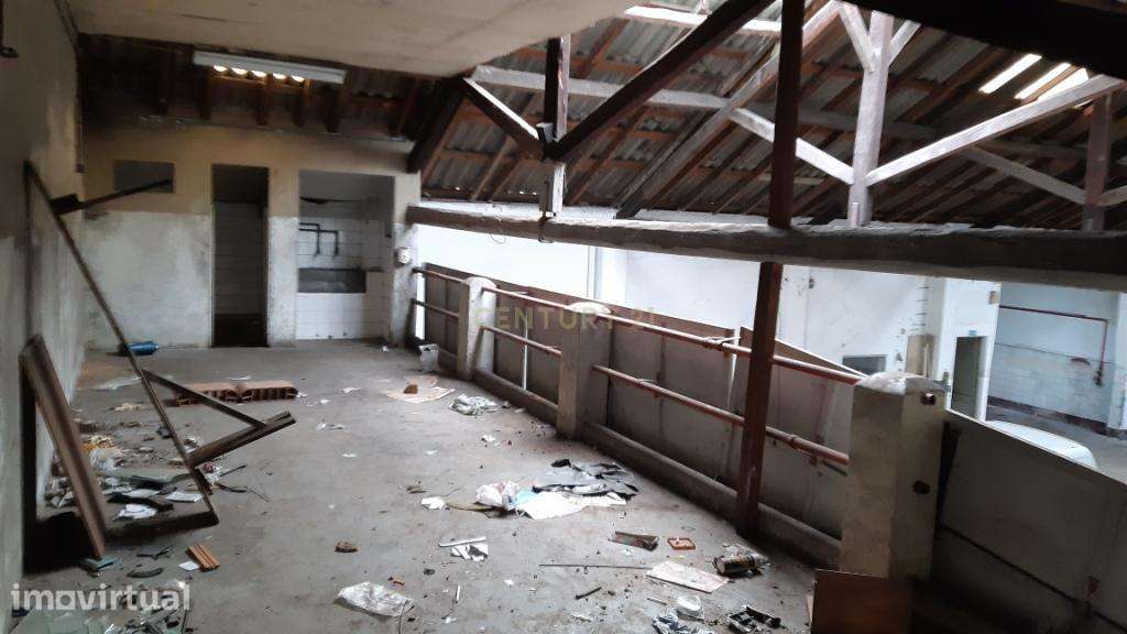 VENDE-SE PAVILHÃO / ARMAZÉM EM  LISBOA, PRAÇA DE ESPANHA - Grande imagem: 5/10