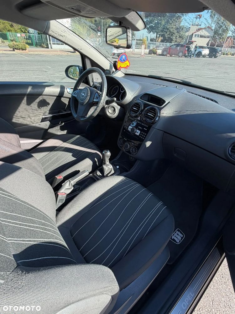 Opel Corsa 2010 photo 3