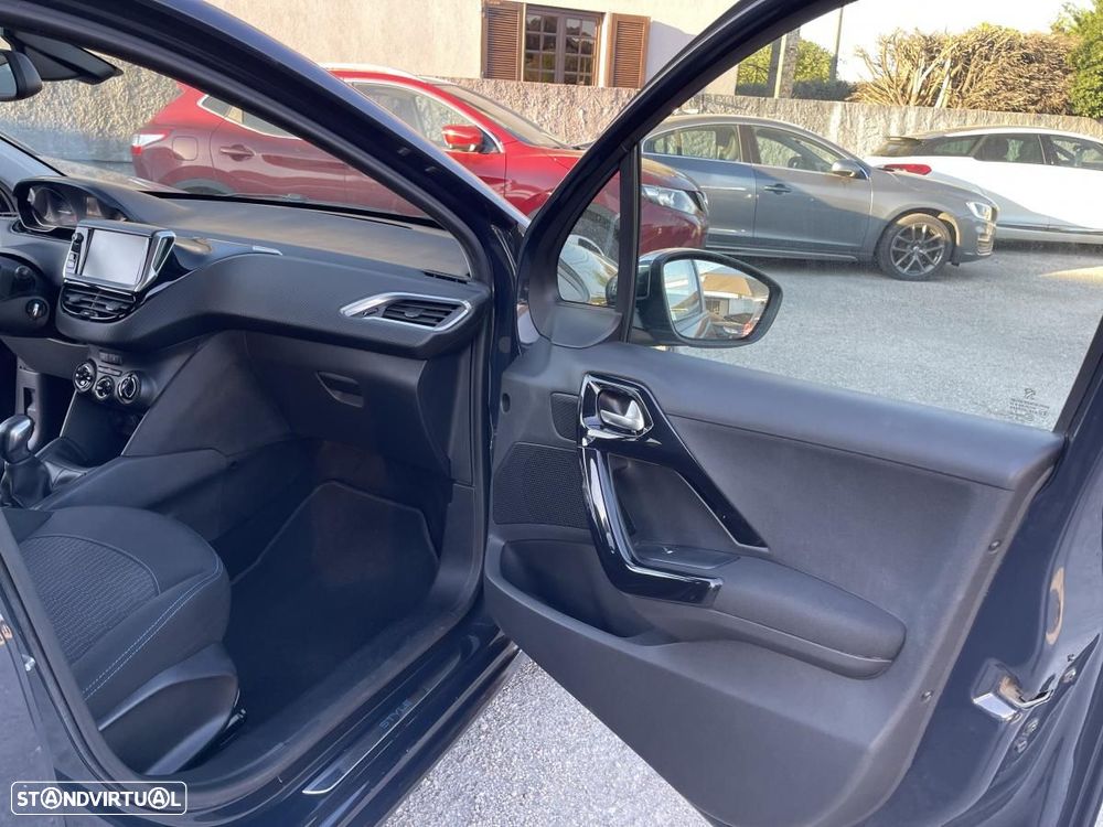 Peugeot 208 1.2 PureTech Style - 19