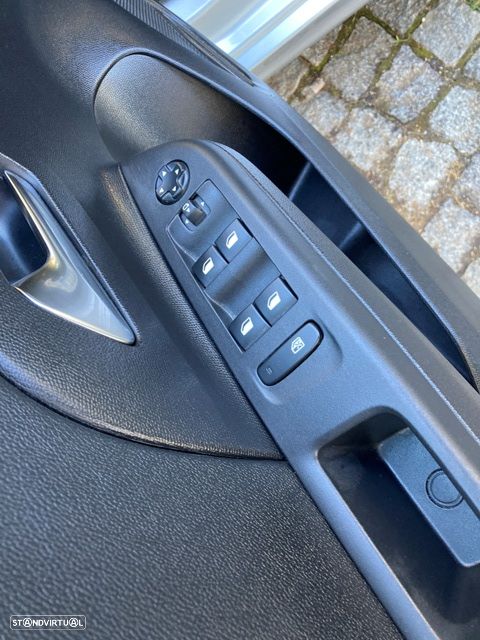 Opel Corsa 1.2 T GS - 30