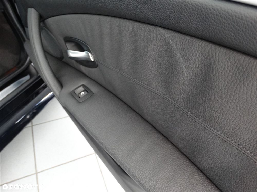 BMW Seria 5 530i - 23