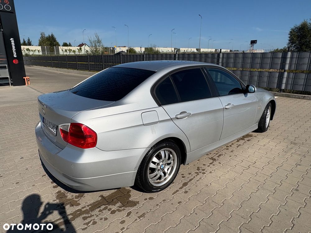 BMW Seria 3 320i - 4