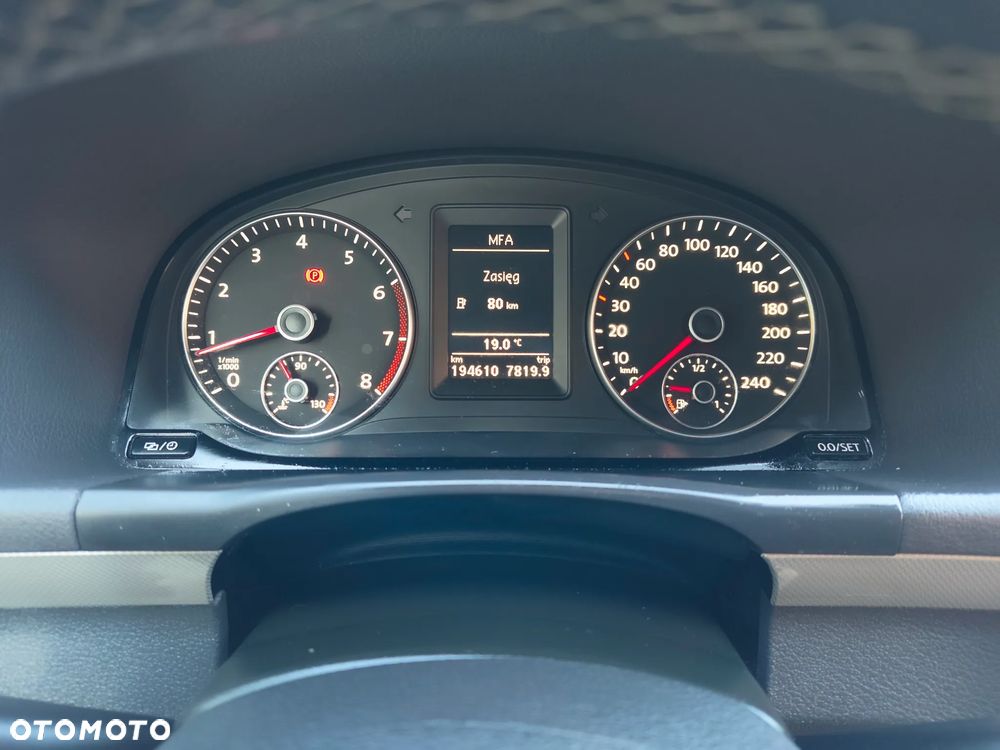 Volkswagen Touran - 10