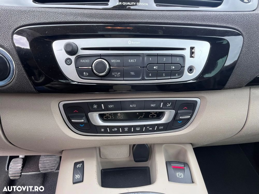 Renault Grand Scenic - 8