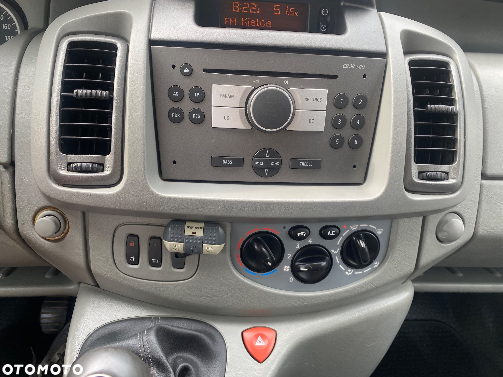 Opel Vivaro - 23
