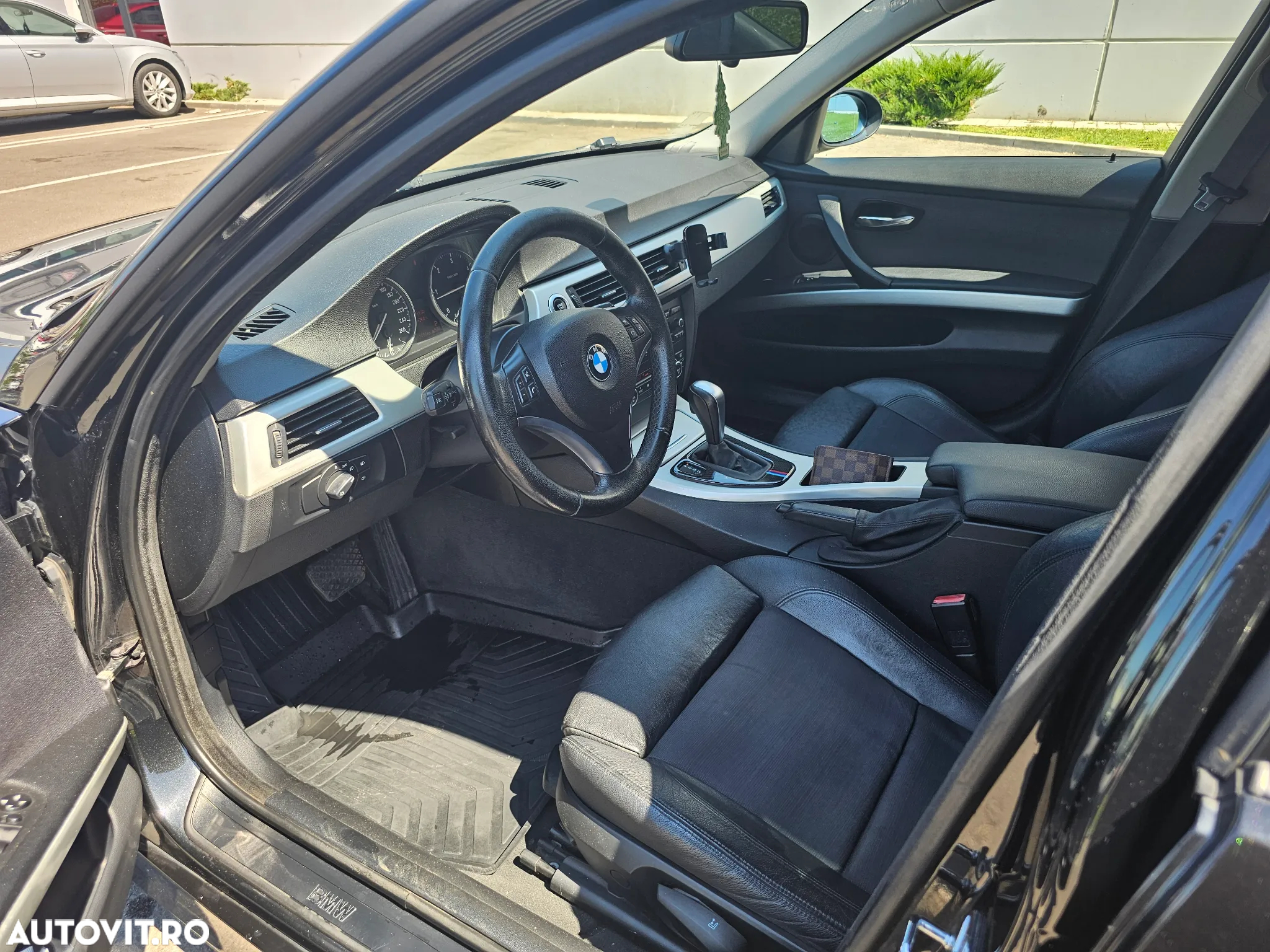 BMW Seria 3 320d DPF Touring Aut. - 7