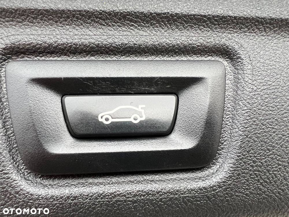 BMW Seria 3 320d M Sport Shadow - 19
