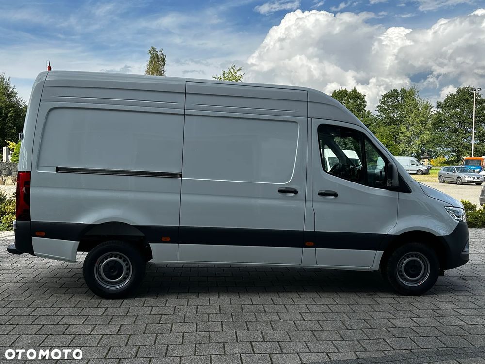 Mercedes-Benz Sprinter - 6
