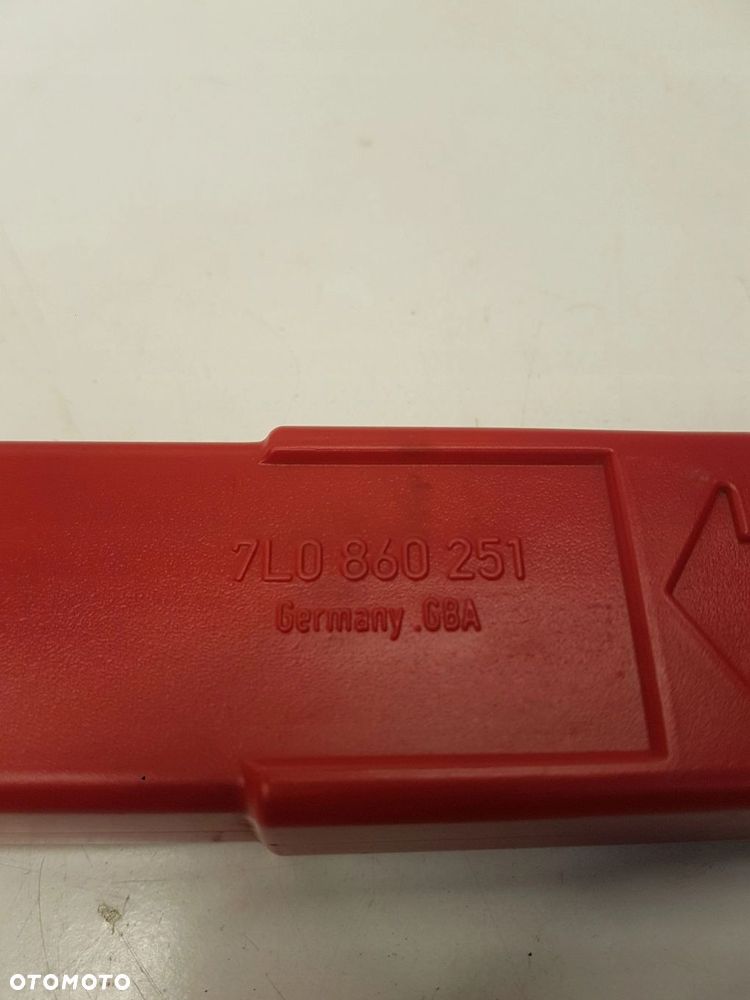 TRÓJKĄT OSTRZEGAWCZY AUDI Q7 A6 C6 A4 7L0860251 - 2