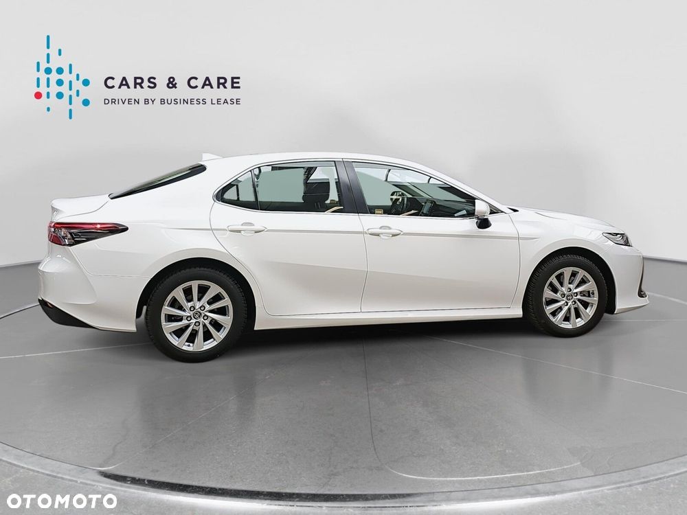 Toyota Camry 2.5 Hybrid Comfort CVT - 22