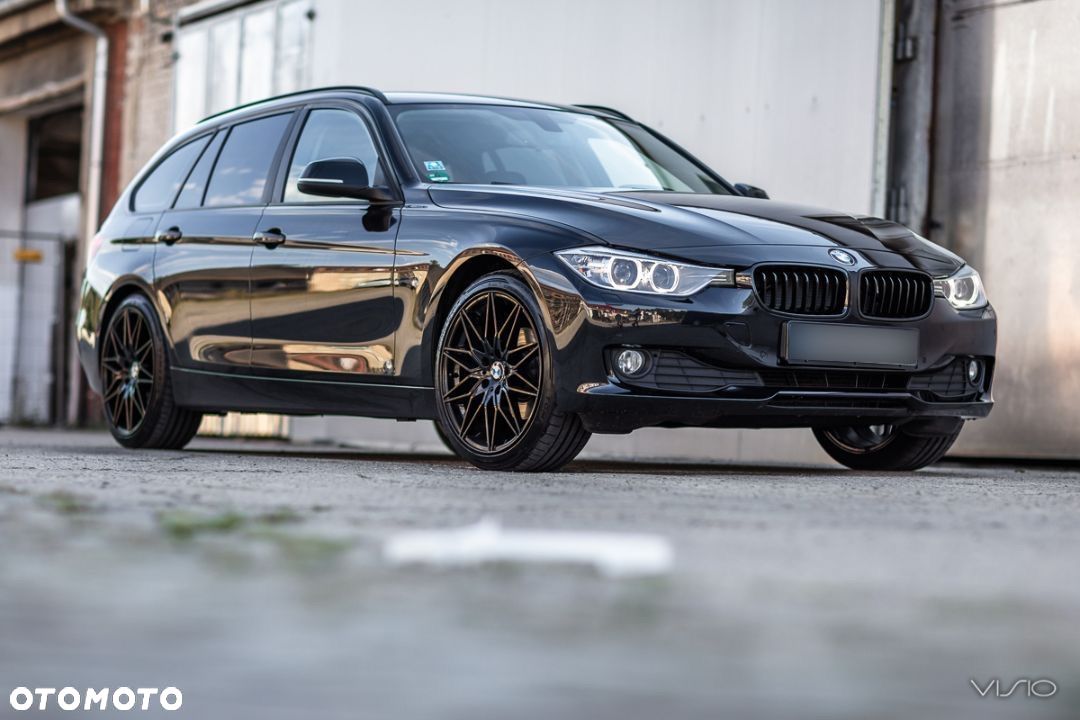 BMW Seria 3 318d DPF Touring Edition Sport - 1