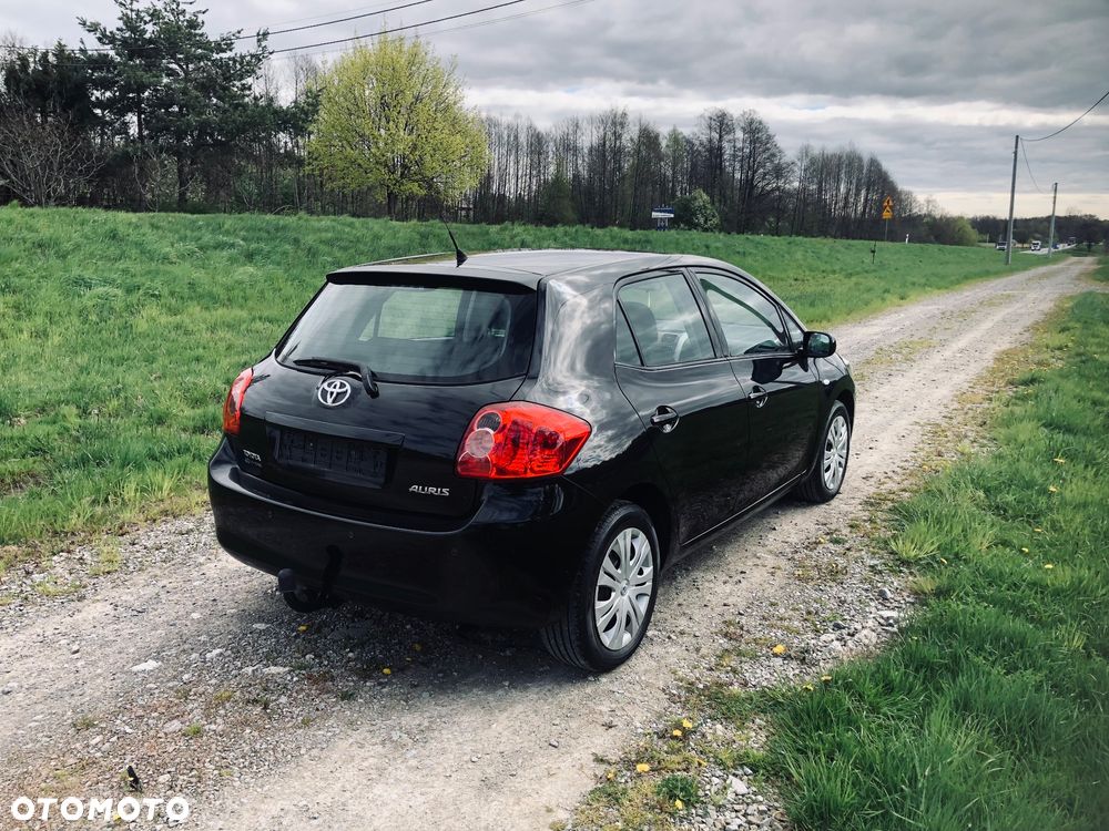 Toyota Auris 1.6 VVT-i Terra - 3