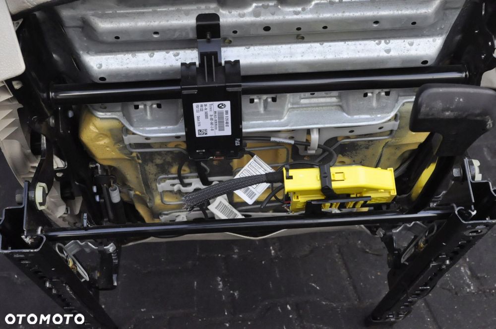 BMW 1 F20 PRZEKŁADKA WNĘTRZA FOTELE BIAŁA SKÓRA KANAPA - 5