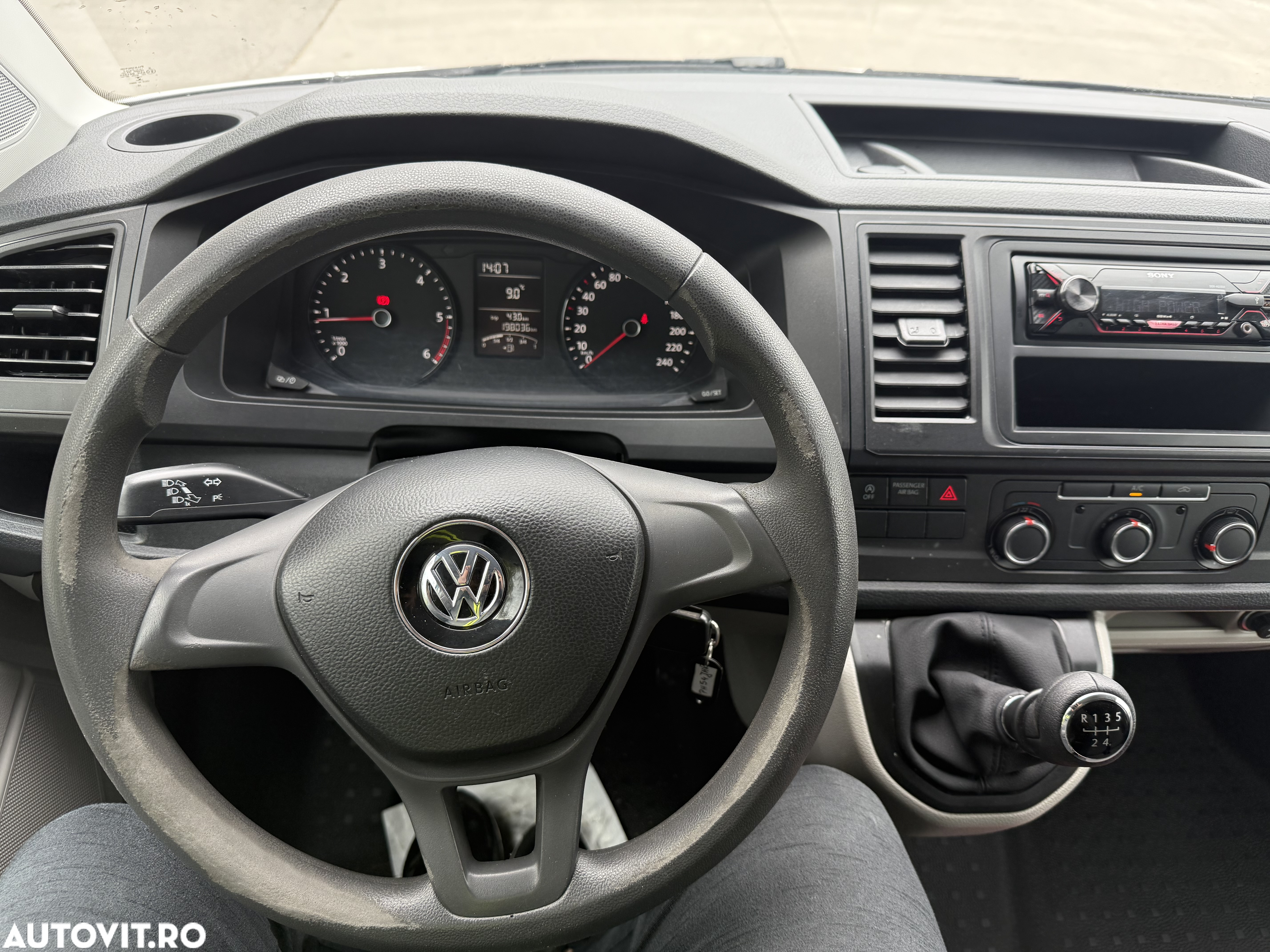 Volkswagen Transporter Kombi T6 2.0 TDI 75 kW KR - 8