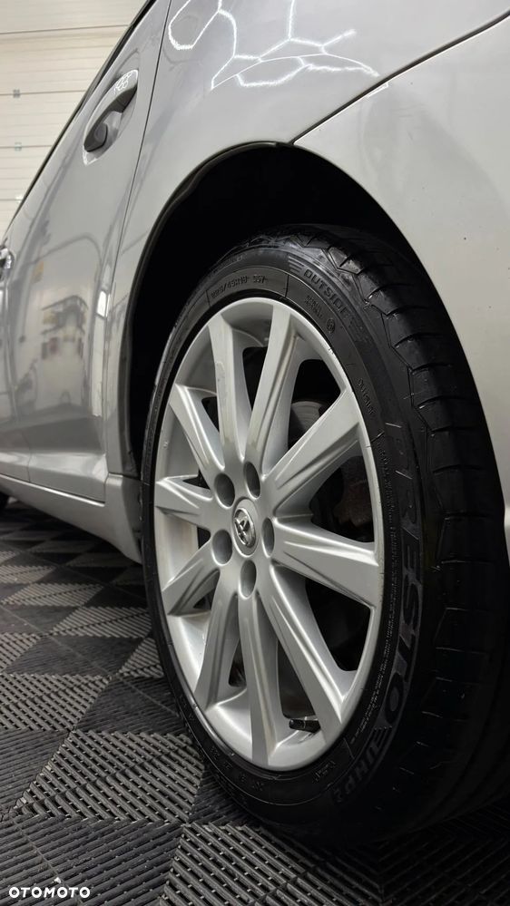 Toyota Avensis 1.8 Sol - 13