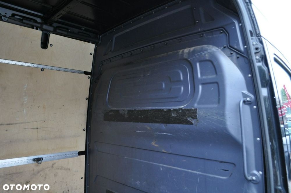 Mercedes-Benz Sprinter - 35