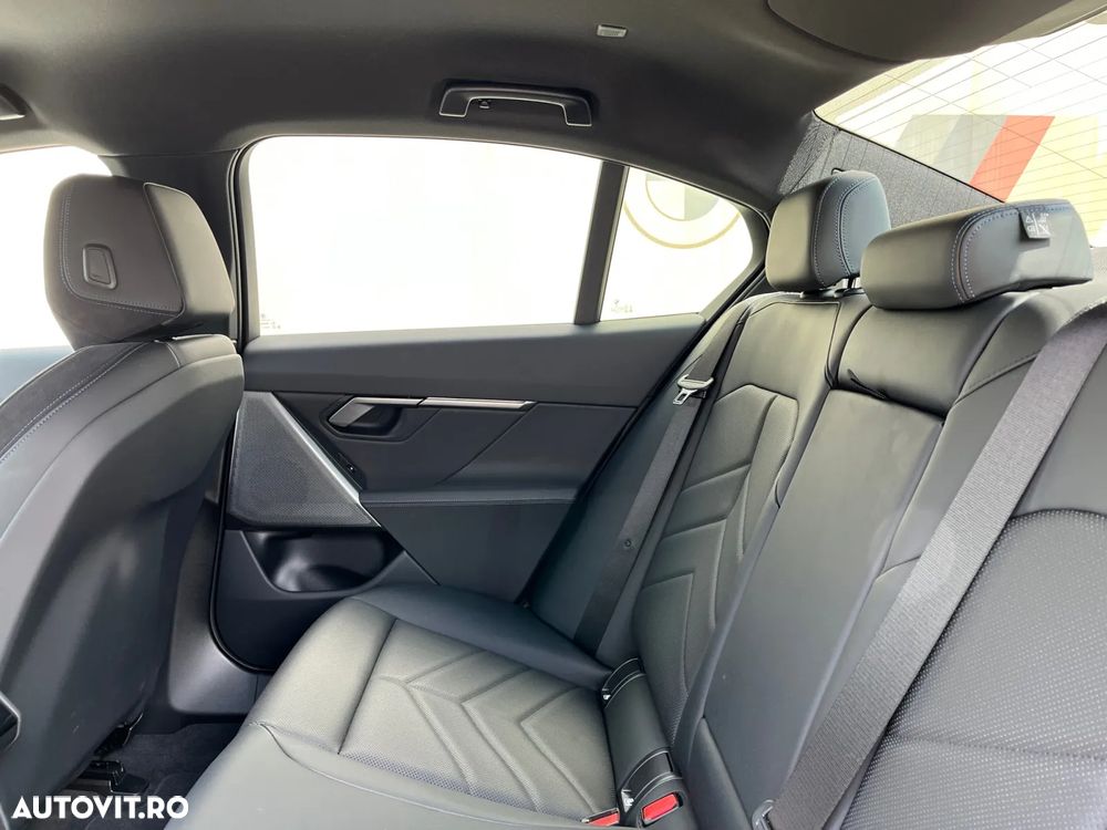 BMW Seria 5 520d xDrive AT MHEV - 16