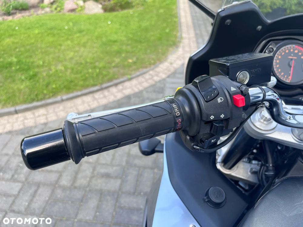 Suzuki GSX - 16
