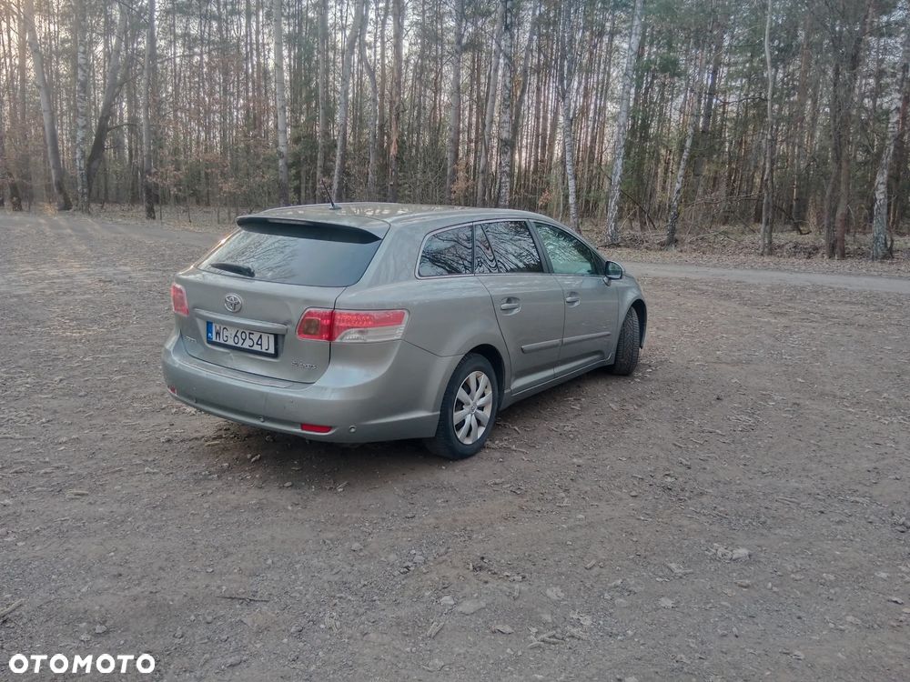 Toyota Avensis 2.0 Premium EU5 MS - 6