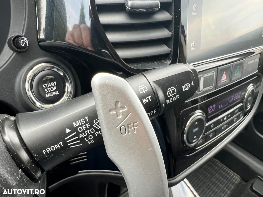 Mitsubishi Outlander 2.2 DI-D 4WD Automatik Intense - 14