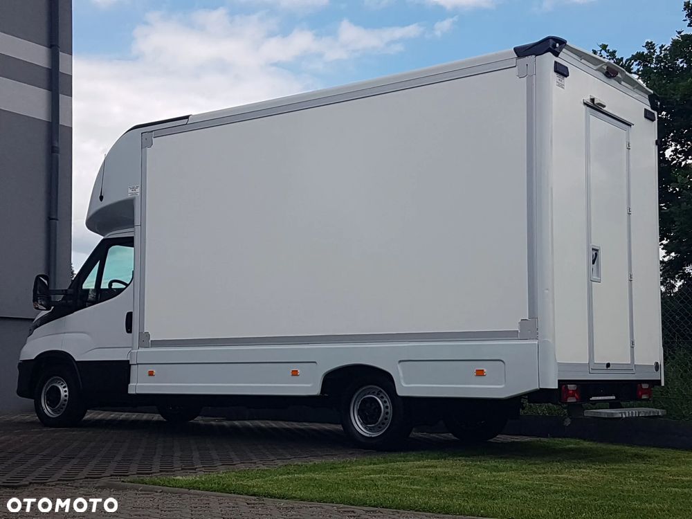 Iveco DAILY KONTENER NISKOPODŁOGOWY 4,44x2,23x2,43 SKLEP FOODTRUCK BAR KLIMA KONIOWÓZ KAMPER - 28
